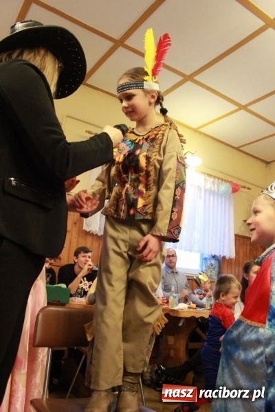 Zdjęcie w galerii na portalu naszraciborz.pl: ZSP Wojnowice szaleje na balu przebierańc&oacute;w wiadomości z regionu