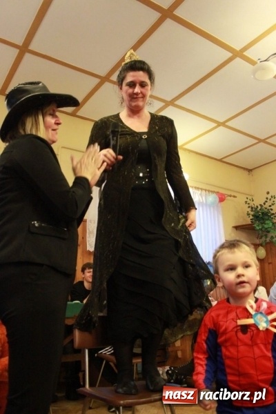 Zdjęcie w galerii na portalu naszraciborz.pl: ZSP Wojnowice szaleje na balu przebierańc&oacute;w wiadomości z regionu