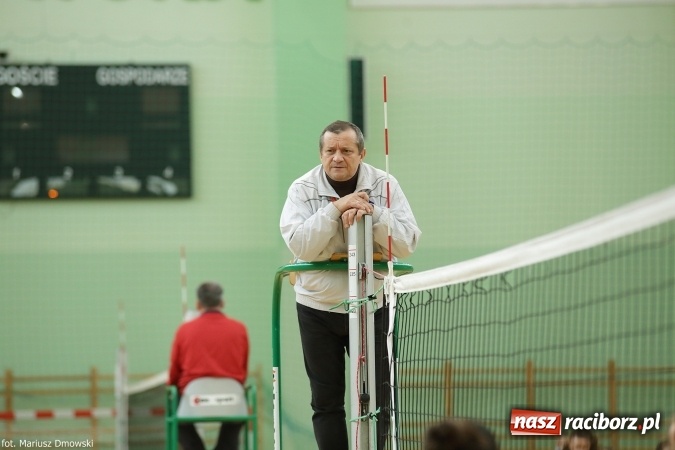 Zdjęcie w galerii na portalu naszraciborz.pl: Dziewczęta z ZSOMS najlepsze w rozgrywkach miejskich w siatkówce wiadomości z regionu