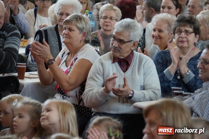 Zdjęcie w galerii na portalu naszraciborz.pl: Talent show dla babć i dziadków w Górkach Śląskich wiadomości z regionu