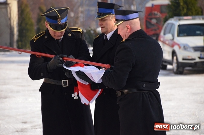 Zdjęcie w galerii na portalu naszraciborz.pl: Uroczyste przekazanie sprzętu pożarniczego dla jednostek śląskiej straży pożarnej wiadomości z regionu
