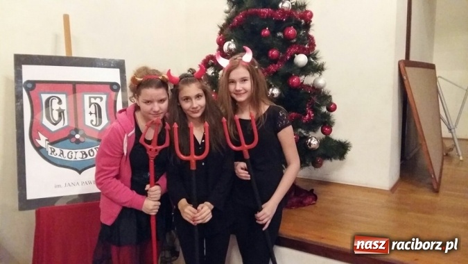 Zdjęcie w galerii na portalu naszraciborz.pl: Karnawał w Gimnazjum nr 5  wiadomości z regionu