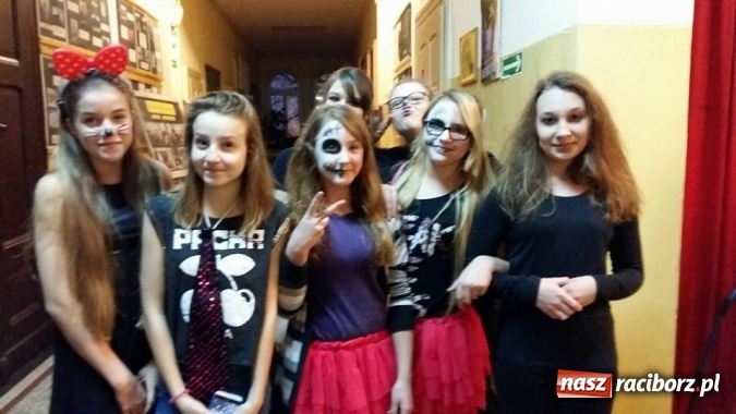 Zdjęcie w galerii na portalu naszraciborz.pl: Karnawał w Gimnazjum nr 5  wiadomości z regionu