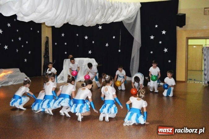 Zdjęcie w galerii na portalu naszraciborz.pl: Szkoła Podstawowa nr 4 otwiera swoje drzwi  wiadomości z regionu