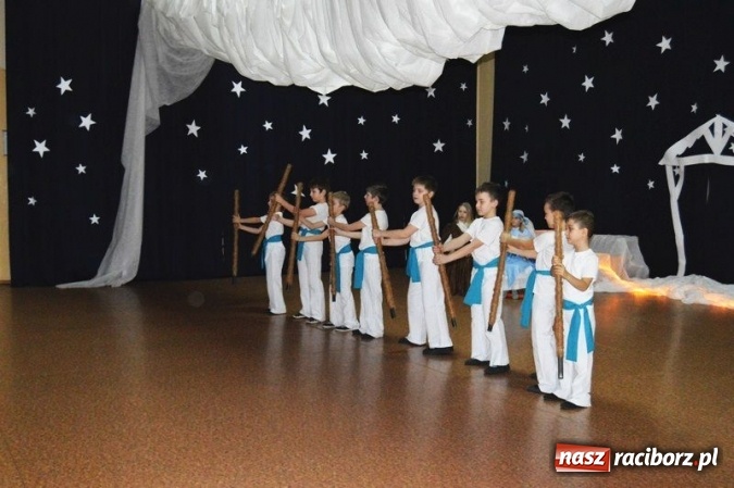 Zdjęcie w galerii na portalu naszraciborz.pl: Szkoła Podstawowa nr 4 otwiera swoje drzwi  wiadomości z regionu