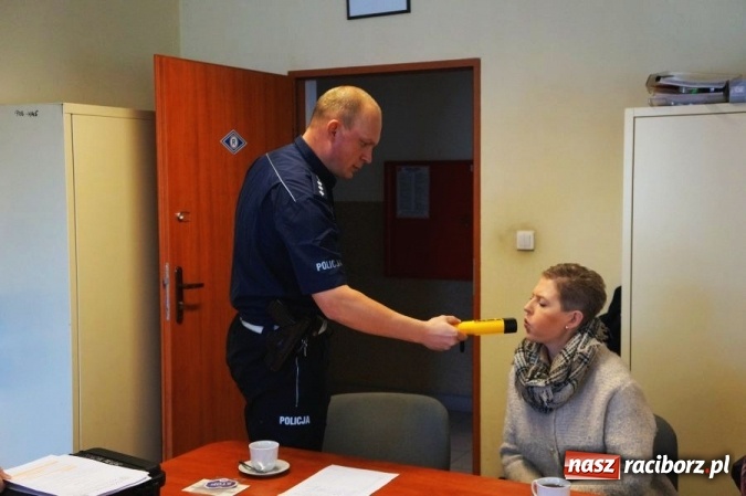 Zdjęcie w galerii na portalu naszraciborz.pl: Policjanci przeprowadzili szkolenie dla kuratorów wiadomości z regionu