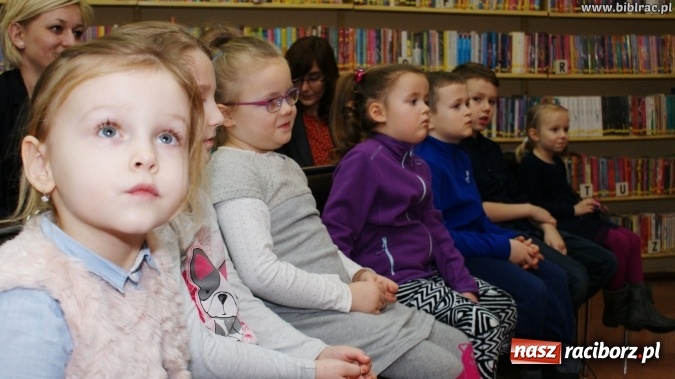 Zdjęcie w galerii na portalu naszraciborz.pl: Finał konkursu „Od przedszkola do książkowego mola” w bibliotece wiadomości z regionu