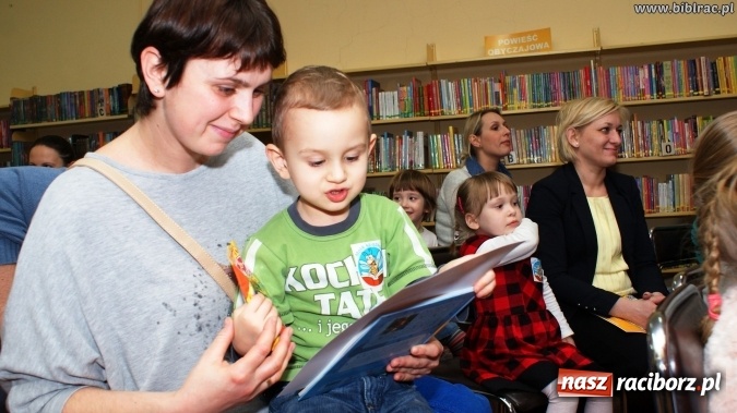 Zdjęcie w galerii na portalu naszraciborz.pl: Finał konkursu „Od przedszkola do książkowego mola” w bibliotece wiadomości z regionu