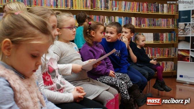 Zdjęcie w galerii na portalu naszraciborz.pl: Finał konkursu „Od przedszkola do książkowego mola” w bibliotece wiadomości z regionu