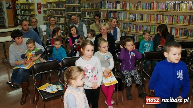 Zdjęcie w galerii na portalu naszraciborz.pl: Finał konkursu „Od przedszkola do książkowego mola” w bibliotece wiadomości z regionu