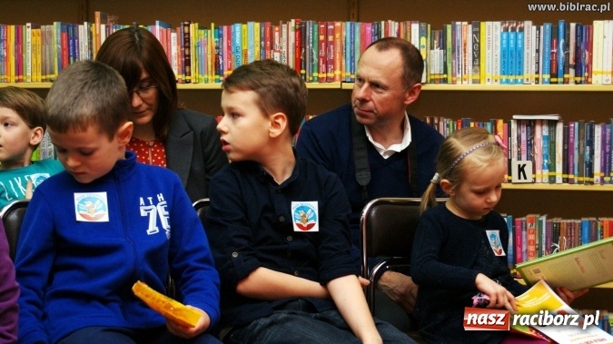 Zdjęcie w galerii na portalu naszraciborz.pl: Finał konkursu „Od przedszkola do książkowego mola” w bibliotece wiadomości z regionu