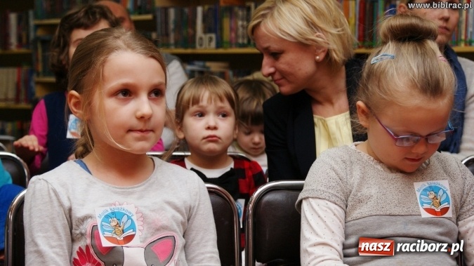 Zdjęcie w galerii na portalu naszraciborz.pl: Finał konkursu „Od przedszkola do książkowego mola” w bibliotece wiadomości z regionu