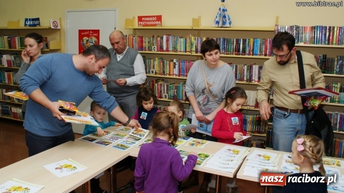 Zdjęcie w galerii na portalu naszraciborz.pl: Finał konkursu „Od przedszkola do książkowego mola” w bibliotece wiadomości z regionu