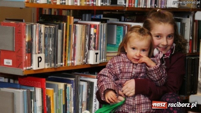 Zdjęcie w galerii na portalu naszraciborz.pl: Finał konkursu „Od przedszkola do książkowego mola” w bibliotece wiadomości z regionu