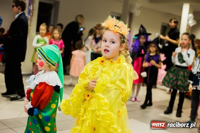 Zdjęcie w galerii na portalu naszraciborz.pl: Wielki bal przebierańców w Pietrowicach Wielkich wiadomości z regionu