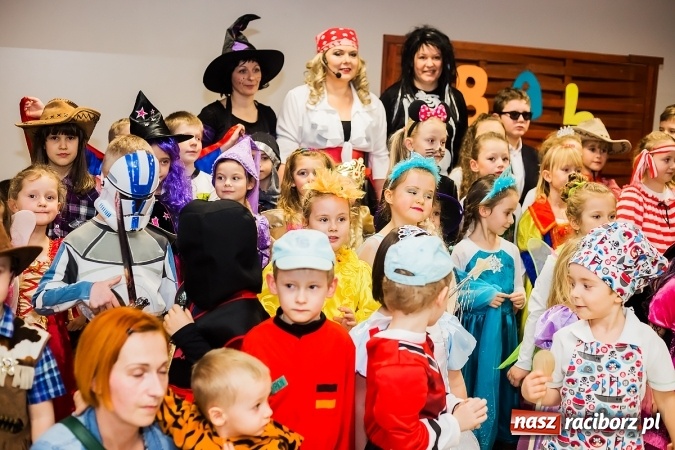 Zdjęcie w galerii na portalu naszraciborz.pl: Wielki bal przebierańców w Pietrowicach Wielkich wiadomości z regionu