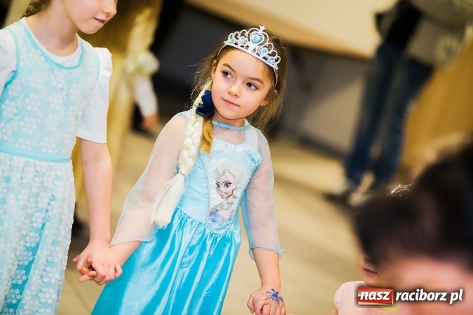 Zdjęcie w galerii na portalu naszraciborz.pl: Wielki bal przebierańców w Pietrowicach Wielkich wiadomości z regionu