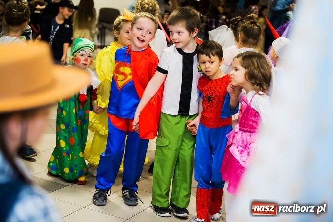 Zdjęcie w galerii na portalu naszraciborz.pl: Wielki bal przebierańców w Pietrowicach Wielkich wiadomości z regionu