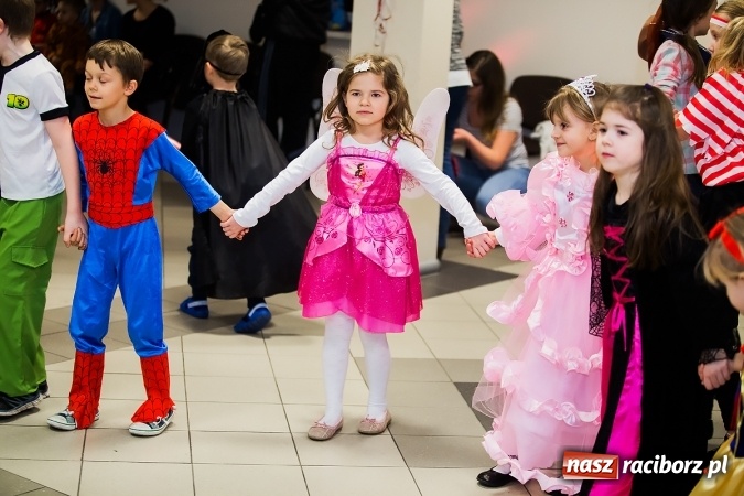 Zdjęcie w galerii na portalu naszraciborz.pl: Wielki bal przebierańców w Pietrowicach Wielkich wiadomości z regionu