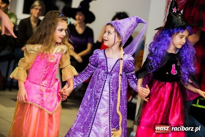 Zdjęcie w galerii na portalu naszraciborz.pl: Wielki bal przebierańców w Pietrowicach Wielkich wiadomości z regionu