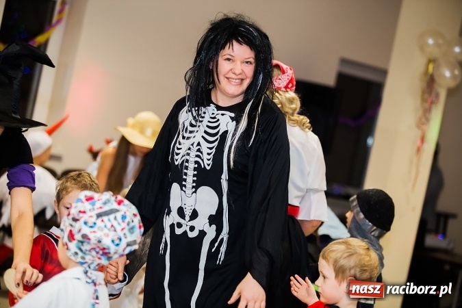 Zdjęcie w galerii na portalu naszraciborz.pl: Wielki bal przebierańców w Pietrowicach Wielkich wiadomości z regionu