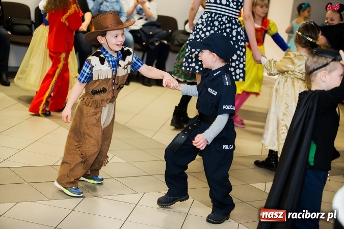 Zdjęcie w galerii na portalu naszraciborz.pl: Wielki bal przebierańców w Pietrowicach Wielkich wiadomości z regionu