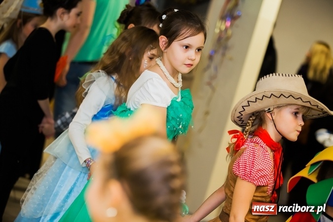 Zdjęcie w galerii na portalu naszraciborz.pl: Wielki bal przebierańców w Pietrowicach Wielkich wiadomości z regionu