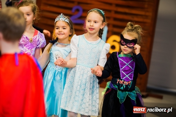 Zdjęcie w galerii na portalu naszraciborz.pl: Wielki bal przebierańców w Pietrowicach Wielkich wiadomości z regionu