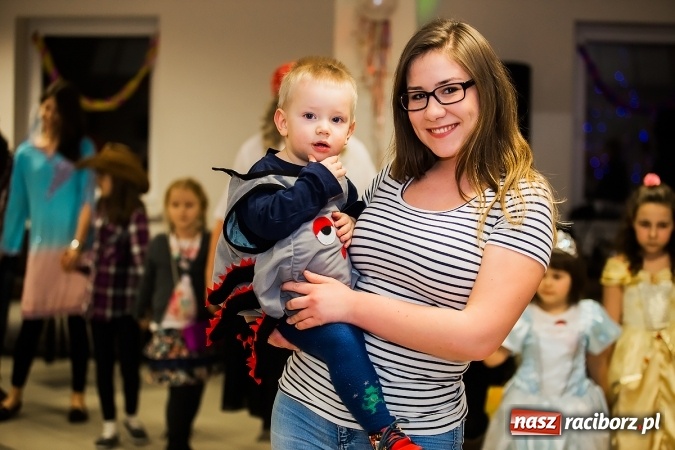 Zdjęcie w galerii na portalu naszraciborz.pl: Wielki bal przebierańców w Pietrowicach Wielkich wiadomości z regionu