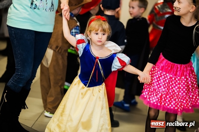 Zdjęcie w galerii na portalu naszraciborz.pl: Wielki bal przebierańców w Pietrowicach Wielkich wiadomości z regionu