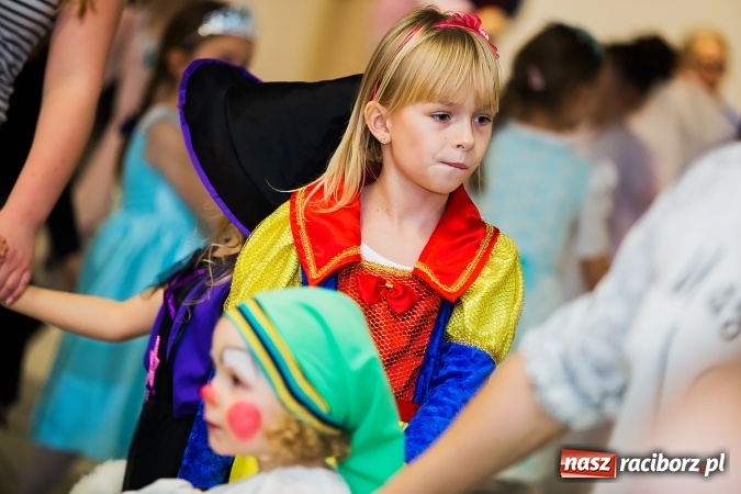 Zdjęcie w galerii na portalu naszraciborz.pl: Wielki bal przebierańców w Pietrowicach Wielkich wiadomości z regionu