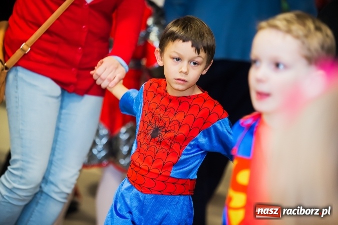Zdjęcie w galerii na portalu naszraciborz.pl: Wielki bal przebierańców w Pietrowicach Wielkich wiadomości z regionu