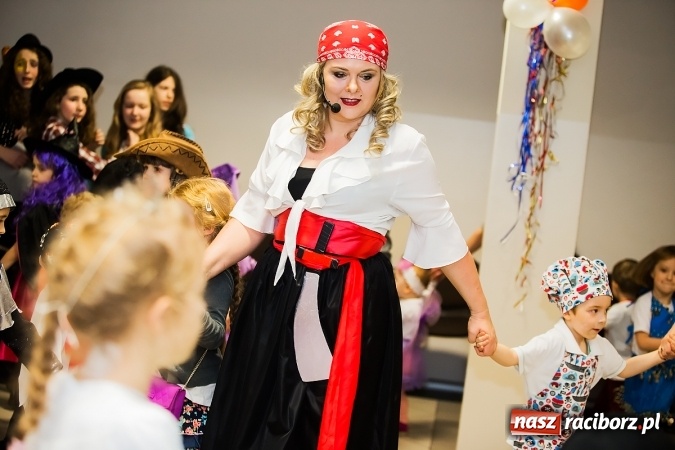 Zdjęcie w galerii na portalu naszraciborz.pl: Wielki bal przebierańców w Pietrowicach Wielkich wiadomości z regionu