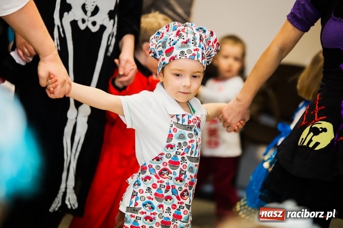 Zdjęcie w galerii na portalu naszraciborz.pl: Wielki bal przebierańców w Pietrowicach Wielkich wiadomości z regionu