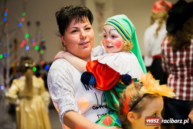 Zdjęcie w galerii na portalu naszraciborz.pl: Wielki bal przebierańców w Pietrowicach Wielkich wiadomości z regionu