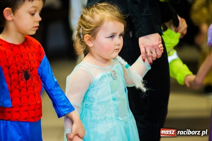 Zdjęcie w galerii na portalu naszraciborz.pl: Wielki bal przebierańców w Pietrowicach Wielkich wiadomości z regionu