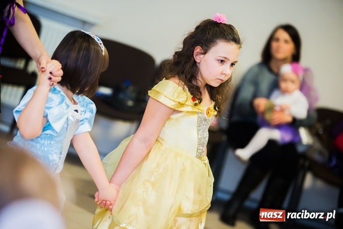 Zdjęcie w galerii na portalu naszraciborz.pl: Wielki bal przebierańców w Pietrowicach Wielkich wiadomości z regionu