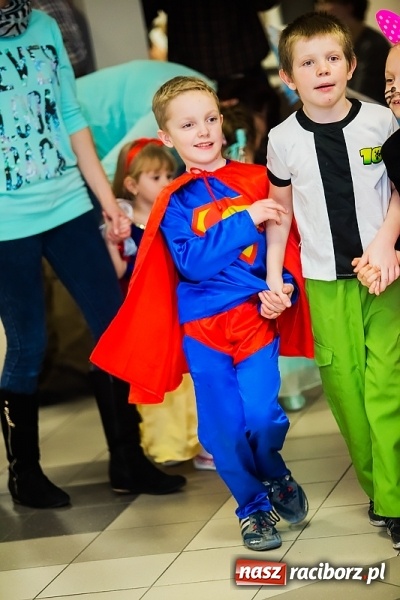 Zdjęcie w galerii na portalu naszraciborz.pl: Wielki bal przebierańców w Pietrowicach Wielkich wiadomości z regionu