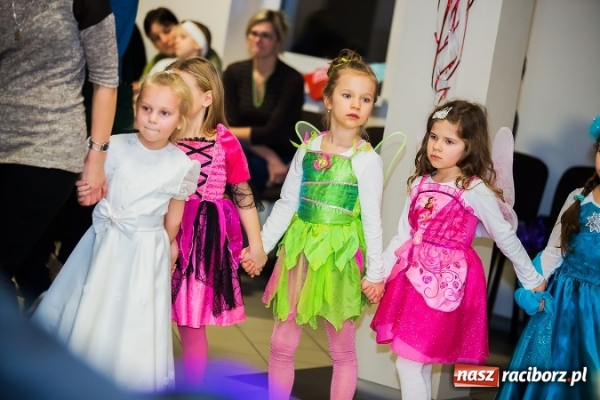 Zdjęcie w galerii na portalu naszraciborz.pl: Wielki bal przebierańców w Pietrowicach Wielkich wiadomości z regionu