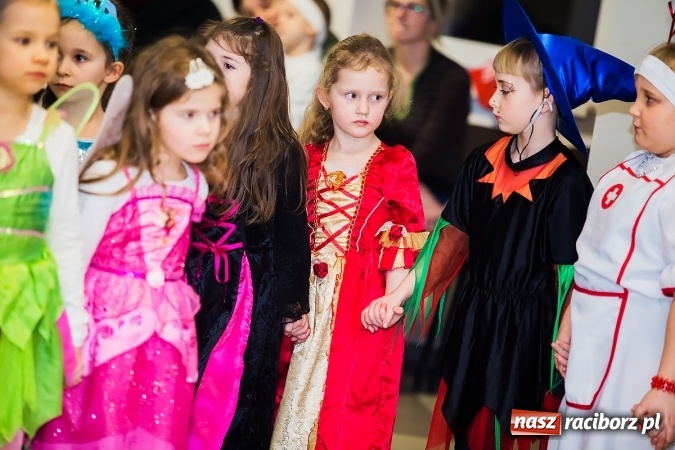 Zdjęcie w galerii na portalu naszraciborz.pl: Wielki bal przebierańców w Pietrowicach Wielkich wiadomości z regionu
