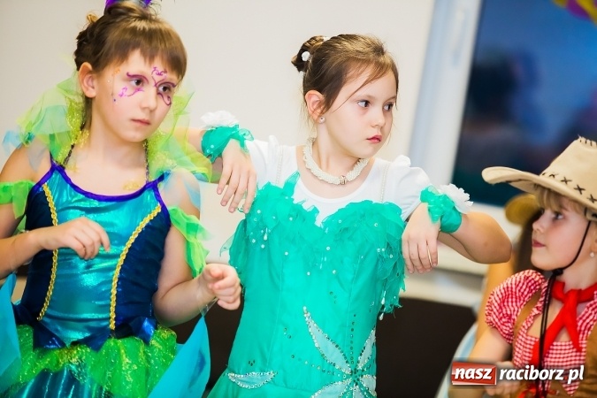 Zdjęcie w galerii na portalu naszraciborz.pl: Wielki bal przebierańców w Pietrowicach Wielkich wiadomości z regionu