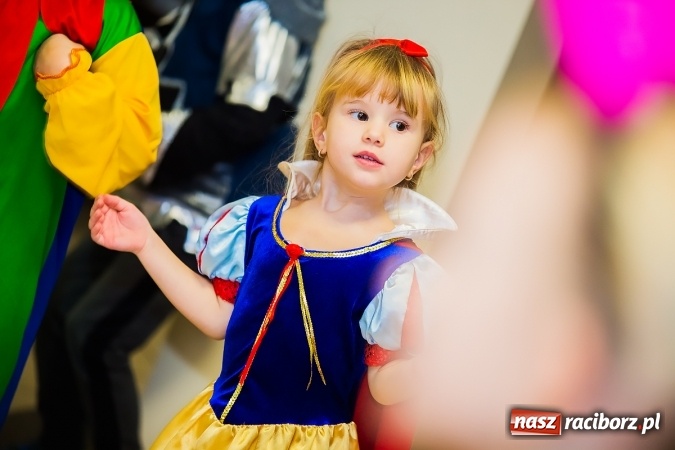 Zdjęcie w galerii na portalu naszraciborz.pl: Wielki bal przebierańców w Pietrowicach Wielkich wiadomości z regionu