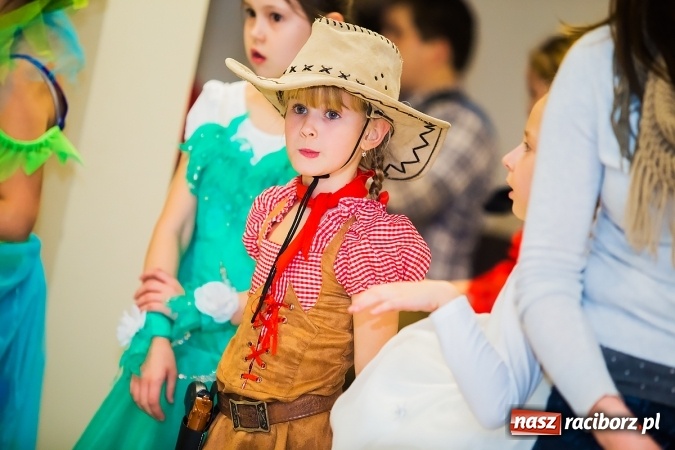 Zdjęcie w galerii na portalu naszraciborz.pl: Wielki bal przebierańców w Pietrowicach Wielkich wiadomości z regionu