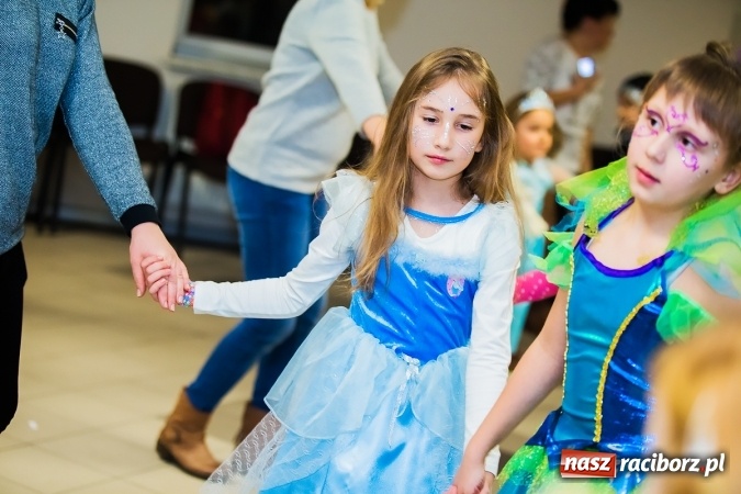 Zdjęcie w galerii na portalu naszraciborz.pl: Wielki bal przebierańców w Pietrowicach Wielkich wiadomości z regionu