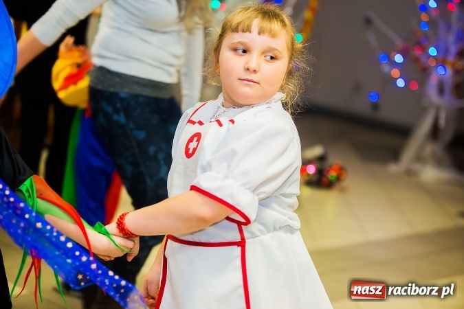 Zdjęcie w galerii na portalu naszraciborz.pl: Wielki bal przebierańców w Pietrowicach Wielkich wiadomości z regionu