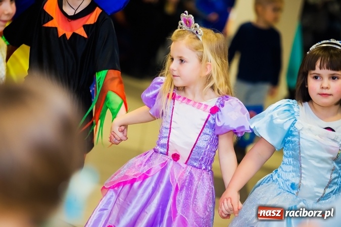 Zdjęcie w galerii na portalu naszraciborz.pl: Wielki bal przebierańców w Pietrowicach Wielkich wiadomości z regionu