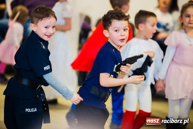 Zdjęcie w galerii na portalu naszraciborz.pl: Wielki bal przebierańców w Pietrowicach Wielkich wiadomości z regionu