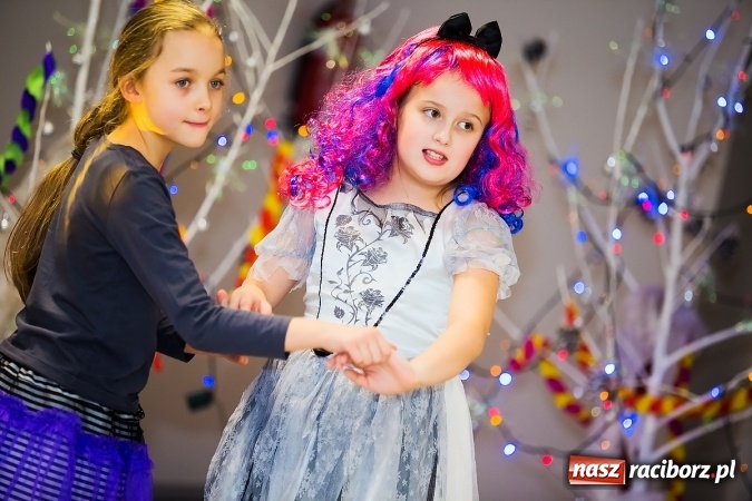 Zdjęcie w galerii na portalu naszraciborz.pl: Wielki bal przebierańców w Pietrowicach Wielkich wiadomości z regionu