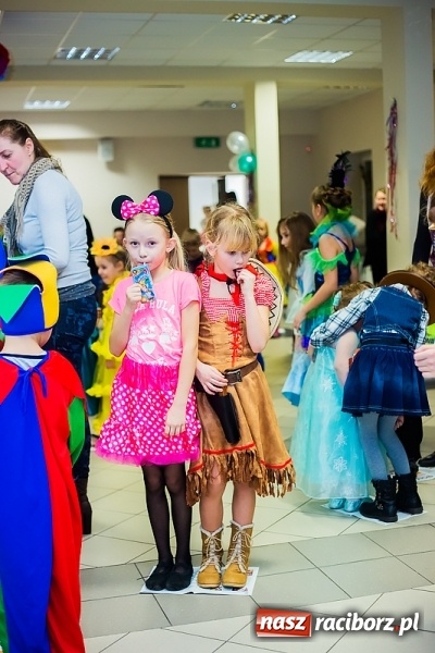 Zdjęcie w galerii na portalu naszraciborz.pl: Wielki bal przebierańców w Pietrowicach Wielkich wiadomości z regionu