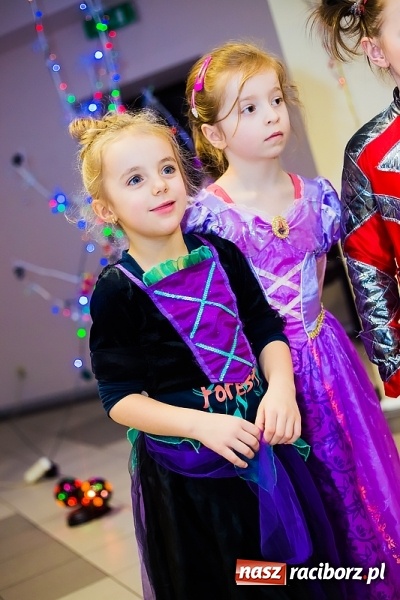 Zdjęcie w galerii na portalu naszraciborz.pl: Wielki bal przebierańców w Pietrowicach Wielkich wiadomości z regionu